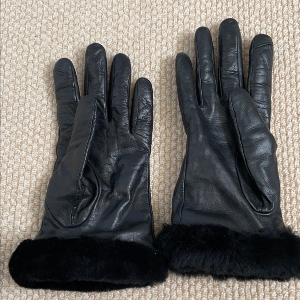 Ladies leather gloves
